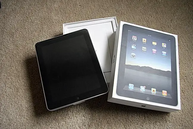 O Apple iPad WiFi unboxed