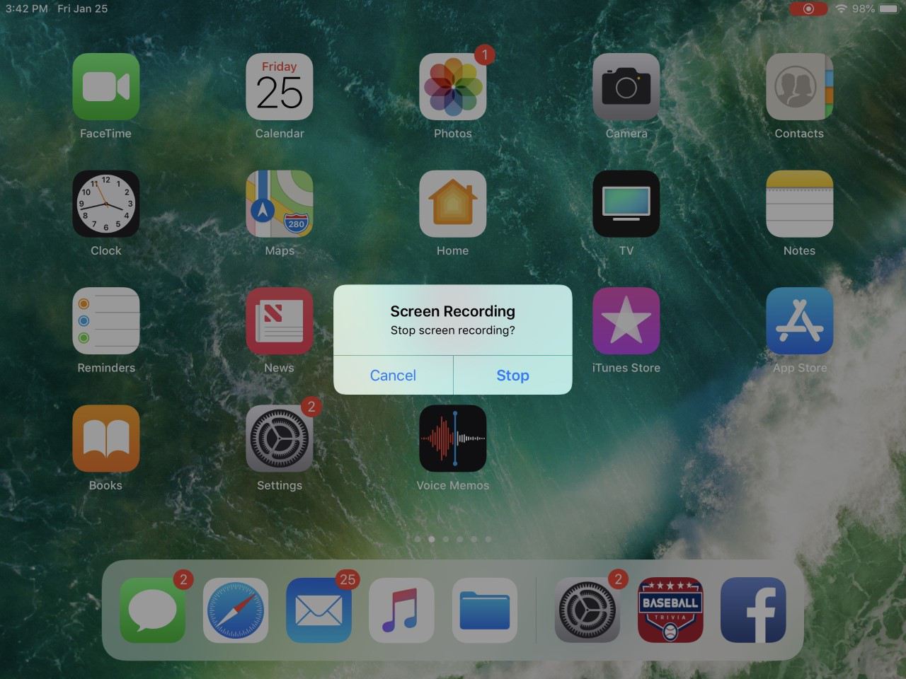 Uma captura de tela da tela inicial de um iPad com a gravação de tela ativada.