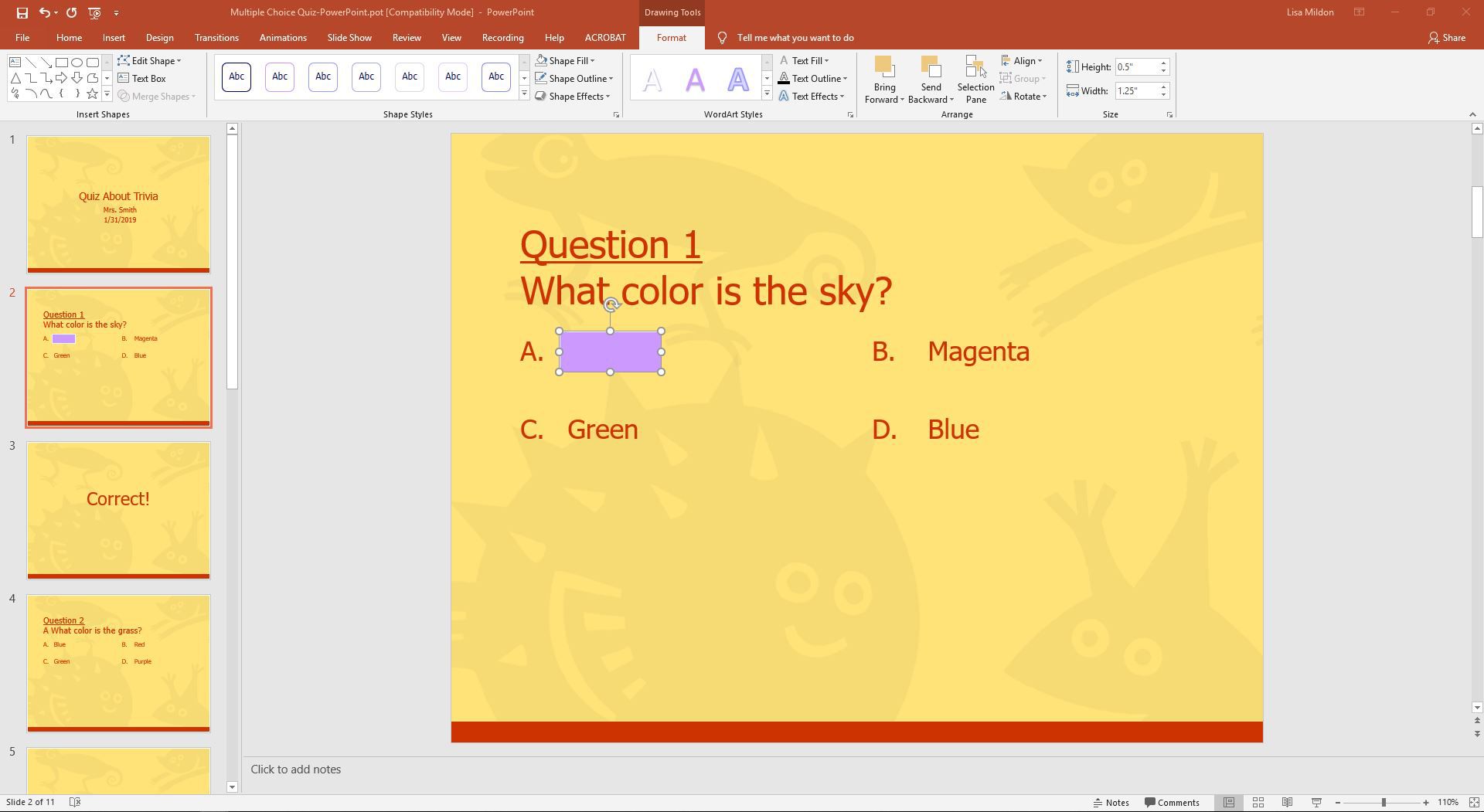 Slide do PowerPoint com um retângulo roxo desenhado sobre uma resposta de múltipla escolha.