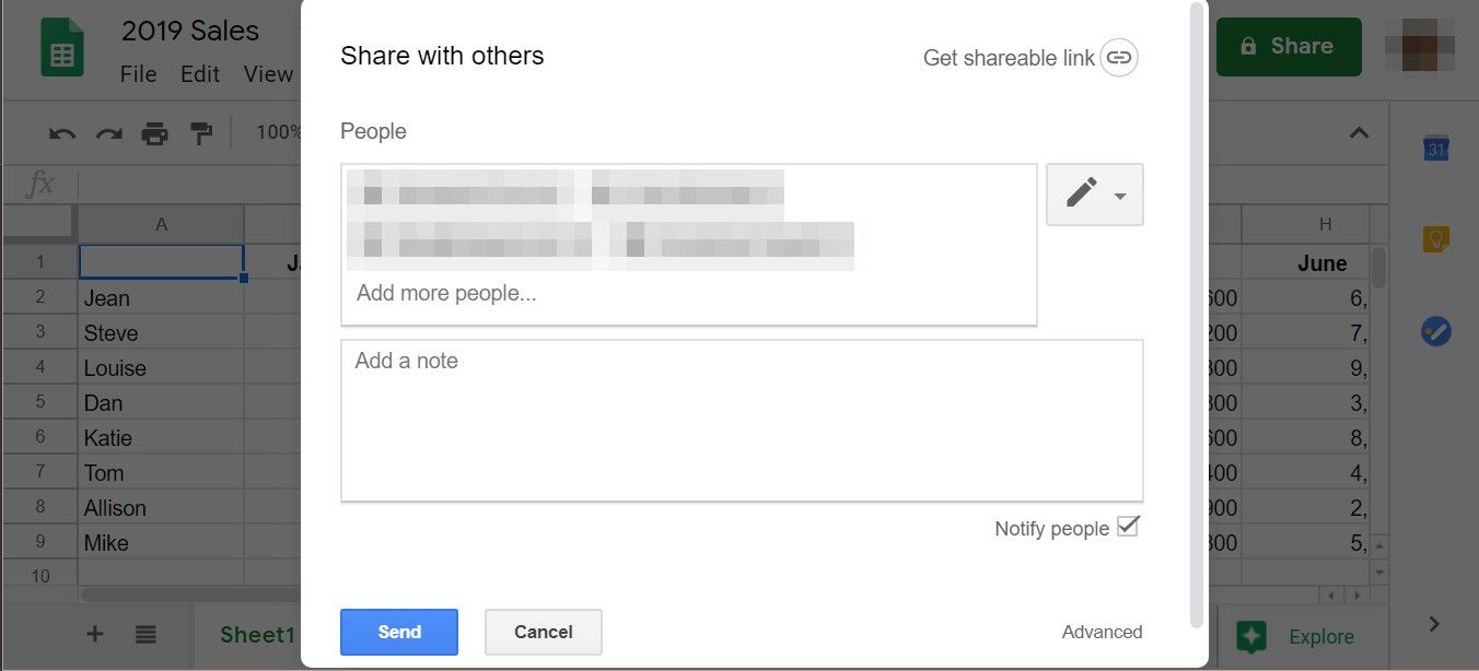 Planilhas Google com a caixa de diálogo "compartilhar com outras pessoas" exibida