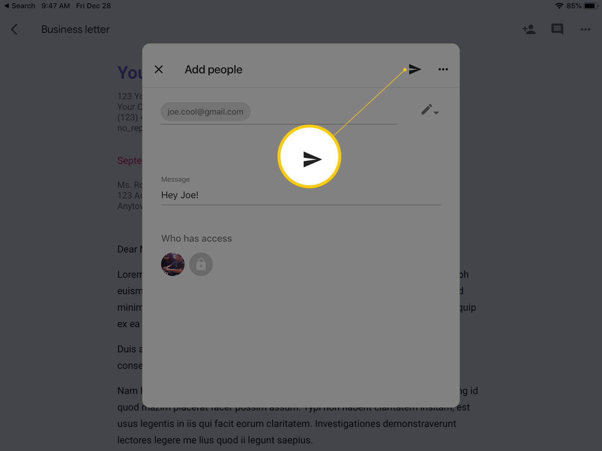 Botão Enviar (ícone de avião de papel) no Google Docs para iPad