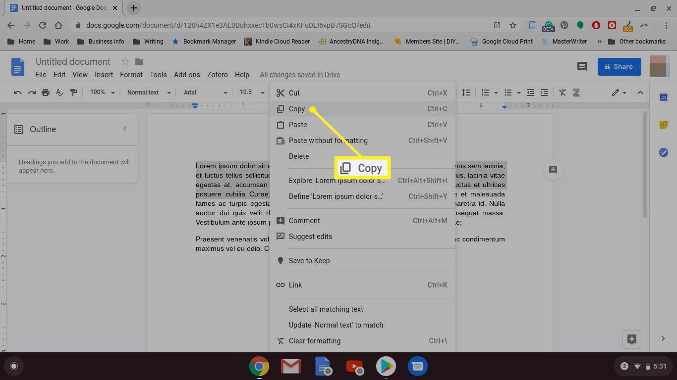 Chromebook com texto selecionado e cópia escolhida no menu