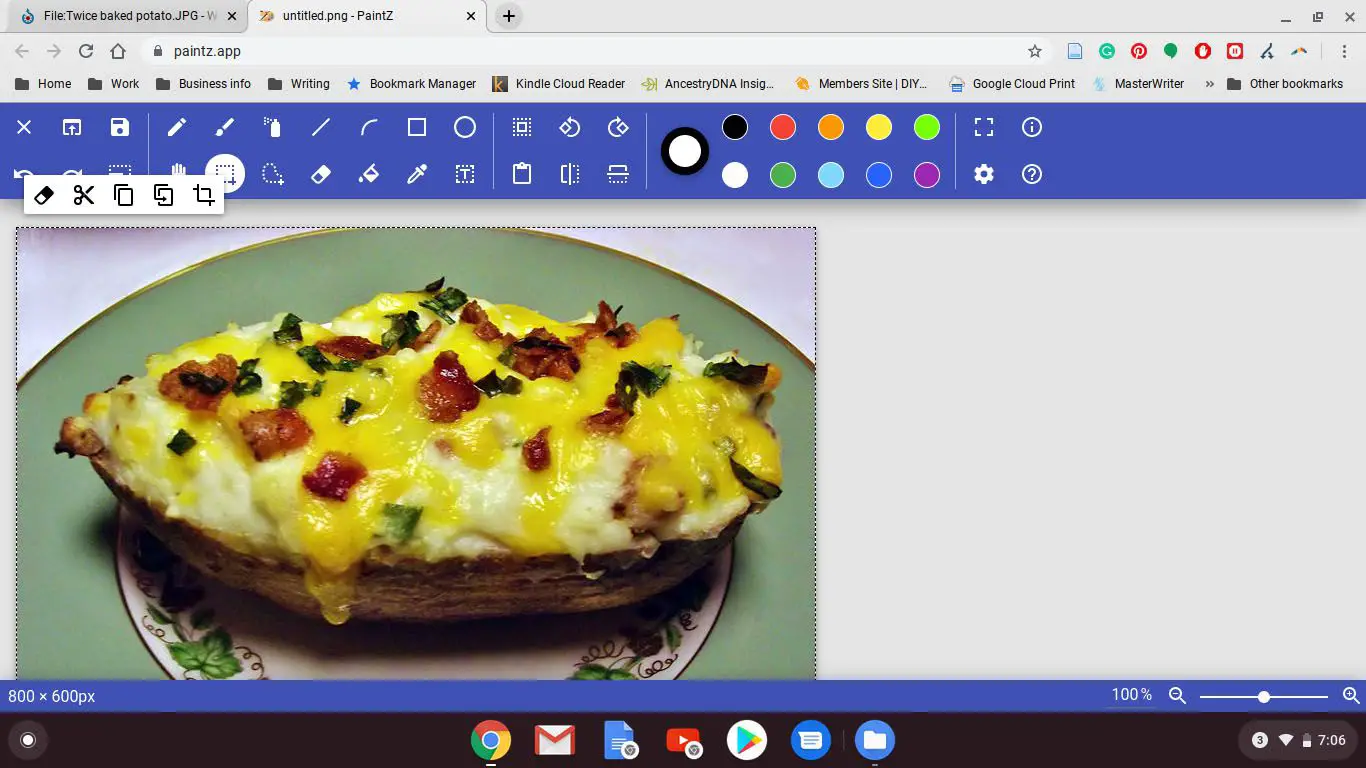 Uma imagem de uma batata cozida colada no aplicativo Paintz.