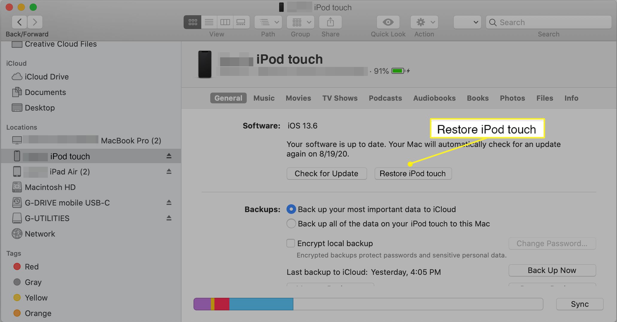 Opção de restauração do iPod touch na janela do Mac Finder