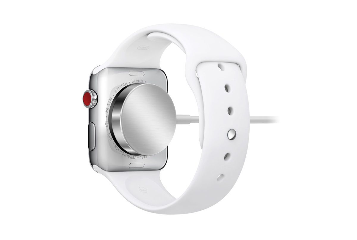 Um Apple Watch carregando.