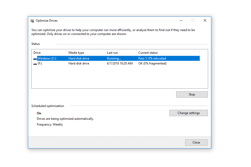 Captura de tela de um disco rígido sendo desfragmentado no Windows 10