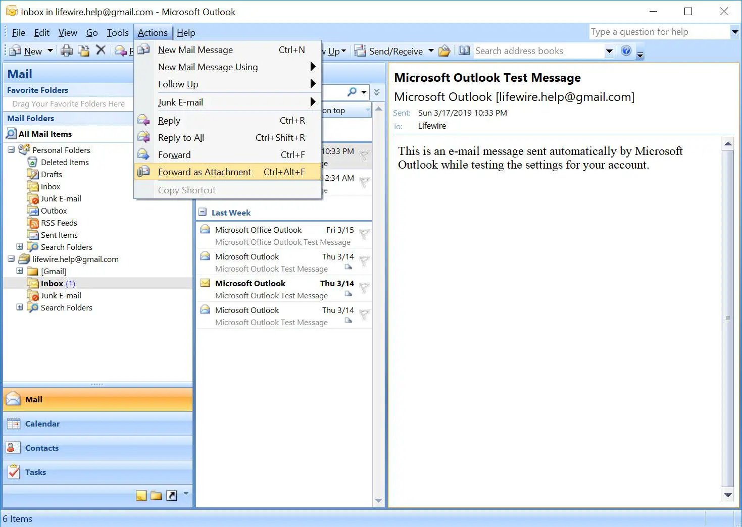 Outlook 2007 com menu Ação e Encaminhar como Anexo selecionado