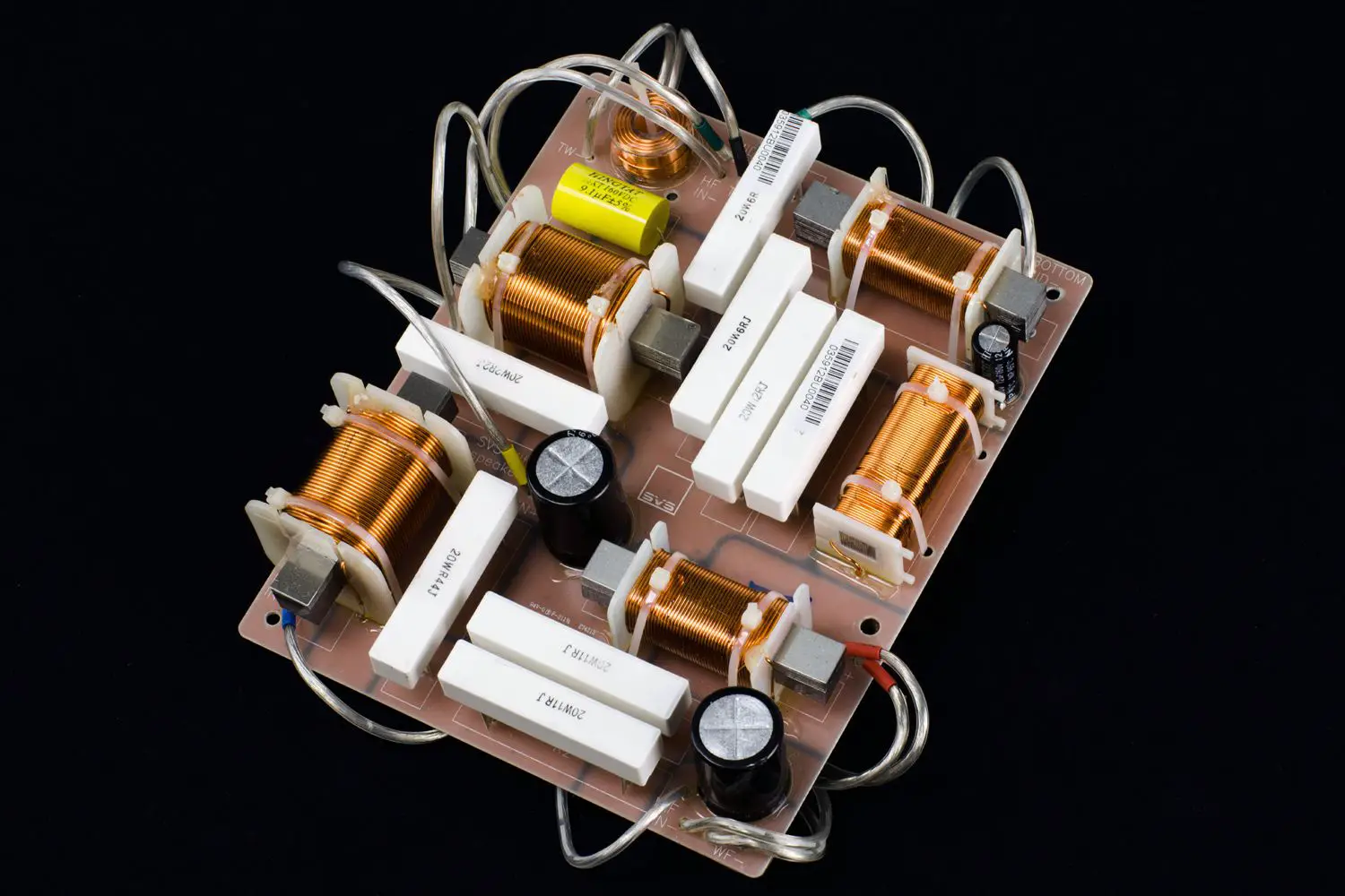 Exemplo de um circuito de crossover de alto-falante
