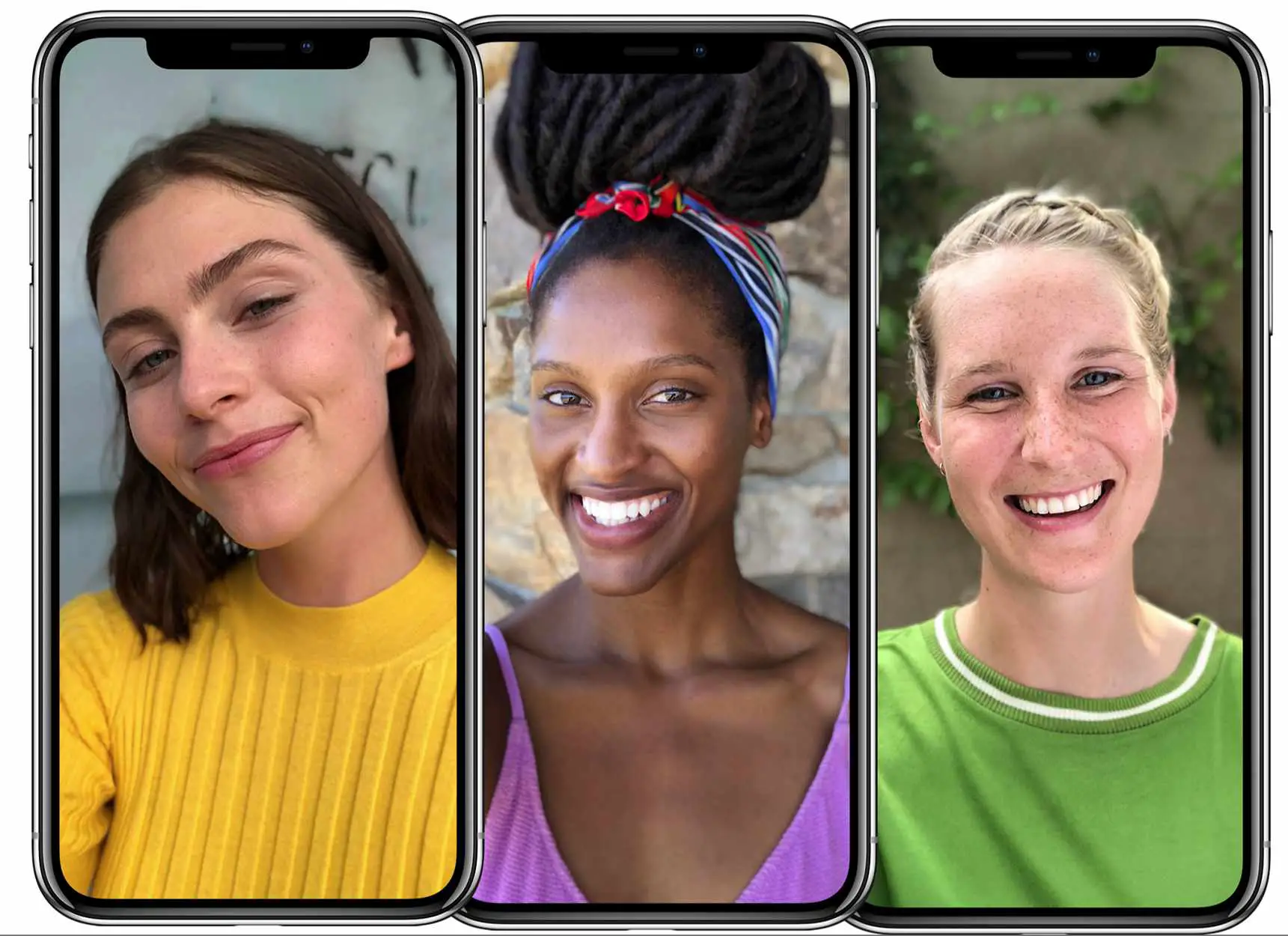 Três exemplos de pessoas sorrindo para o Face ID em seus iPhones.