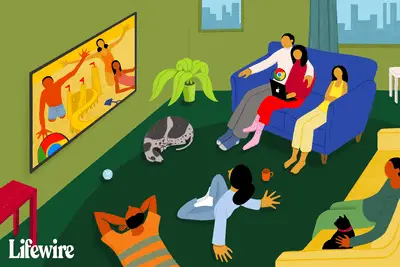 Família assistindo TV via Chromecast no Mac