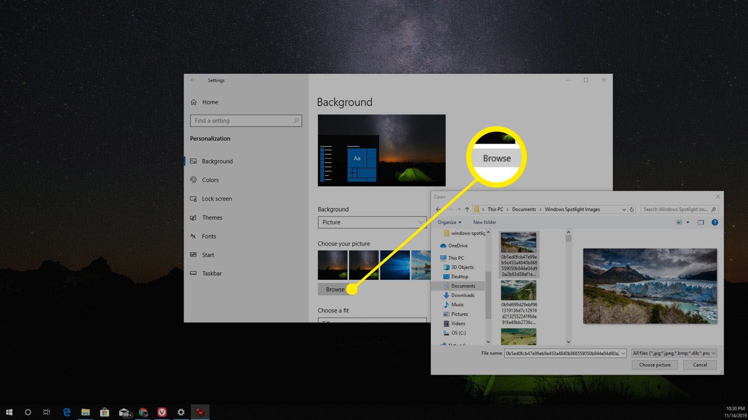 Selecionando uma imagem de plano de fundo do Windows Spotlight