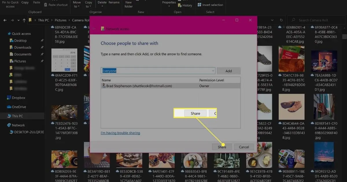 Botão Compartilhar em Escolher pessoas para compartilhar com opções no Windows 10 no Surface Pro.