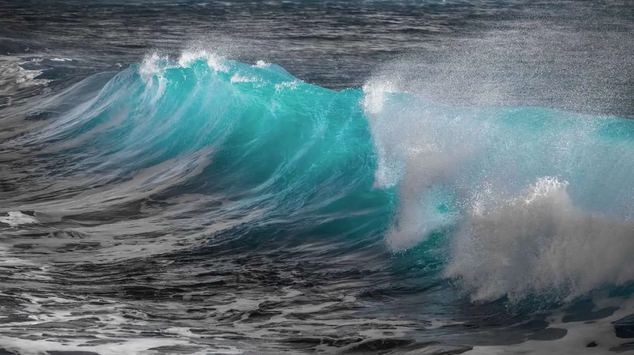 Papel de parede gratuito do oceano com uma onda turquesa do oceano