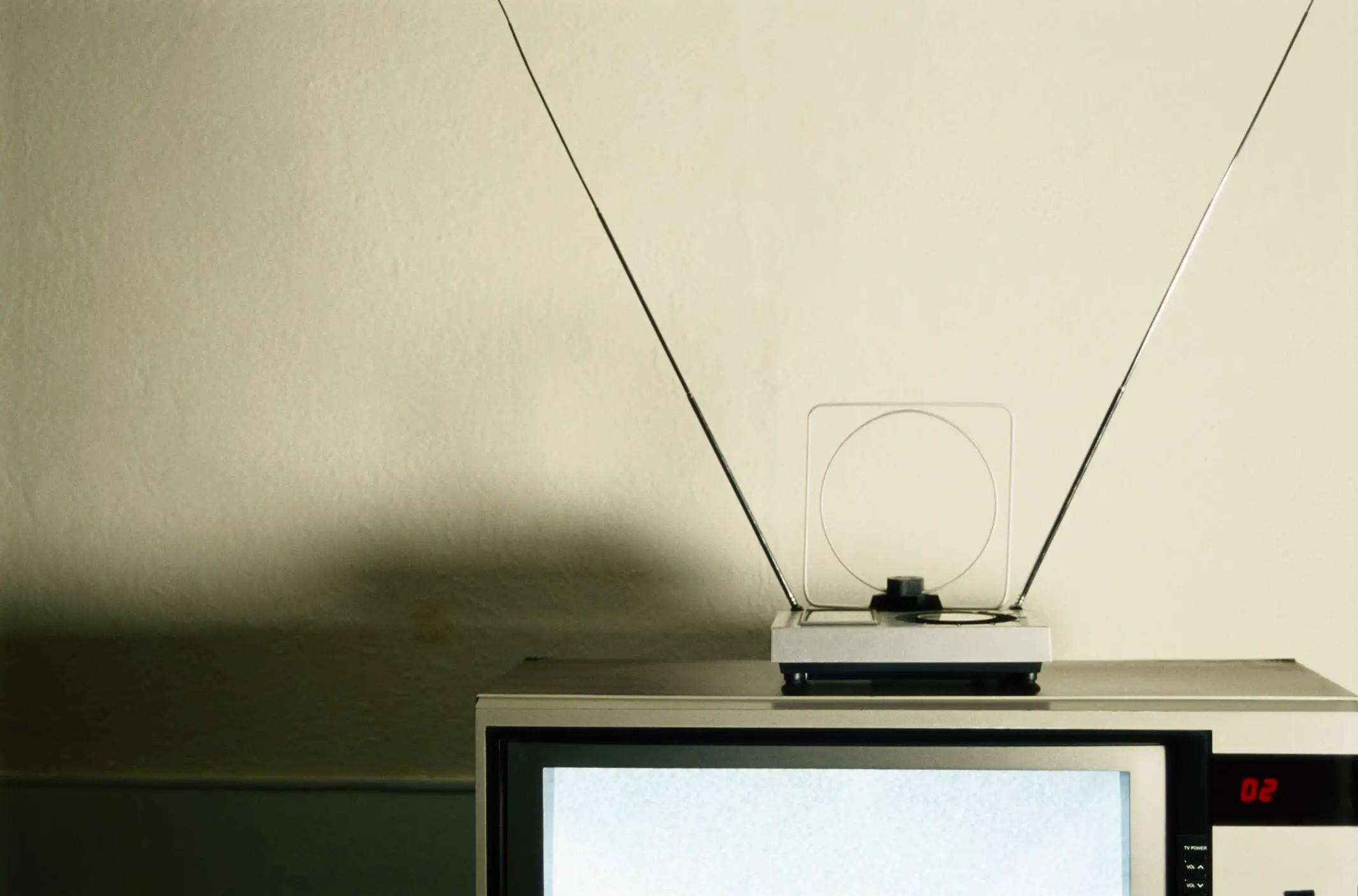 Televisão com antena