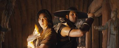 Ludi Lin e Max Huang em 'Mortal Kombat' (2021)