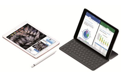 O iPad Pro com teclado inteligente e Apple Pencil